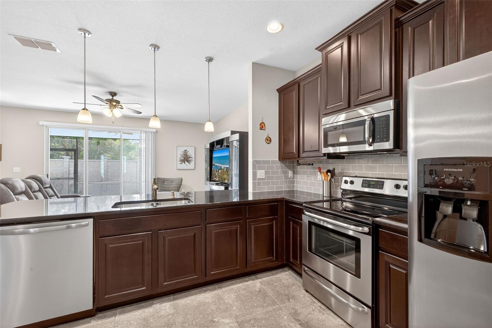 BAYTOWN SQUARE - Residential