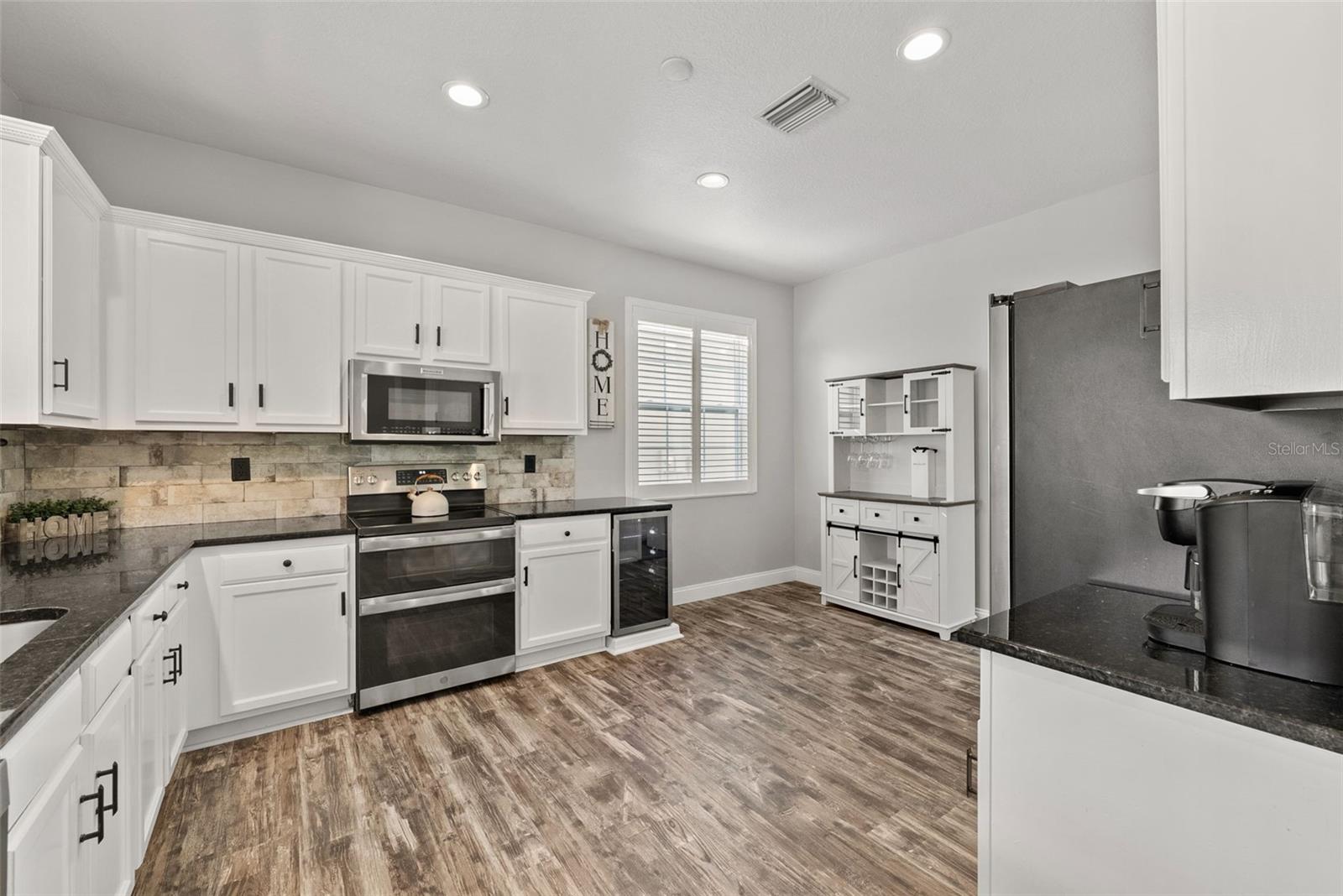 LAKESIDE PH 1A 2A & 05 - Residential Lease