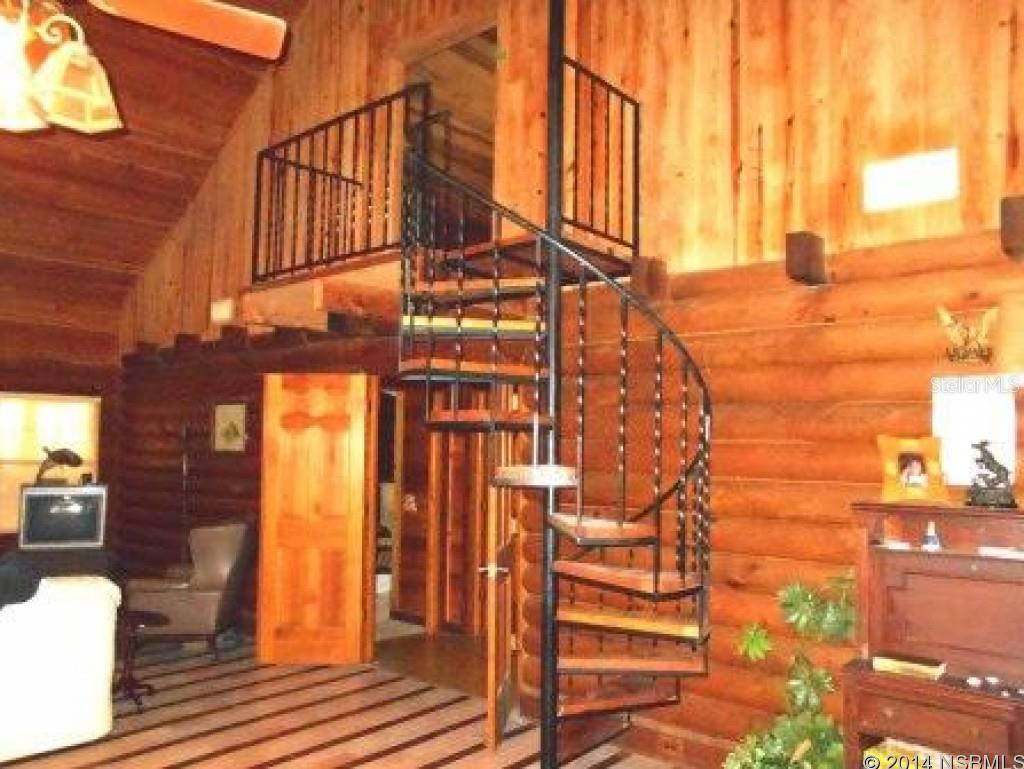 Reed & Gauldens E 01/3 McIntosh Grant - Residential