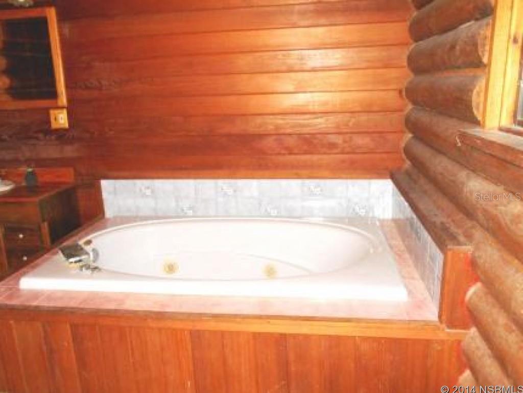 Reed & Gauldens E 01/3 McIntosh Grant - Residential