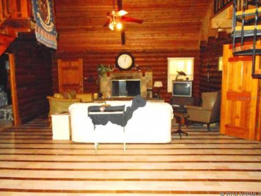 Reed & Gauldens E 01/3 McIntosh Grant - Residential