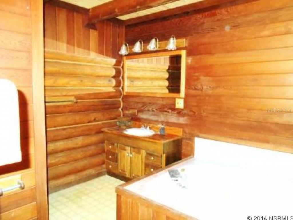 Reed & Gauldens E 01/3 McIntosh Grant - Residential