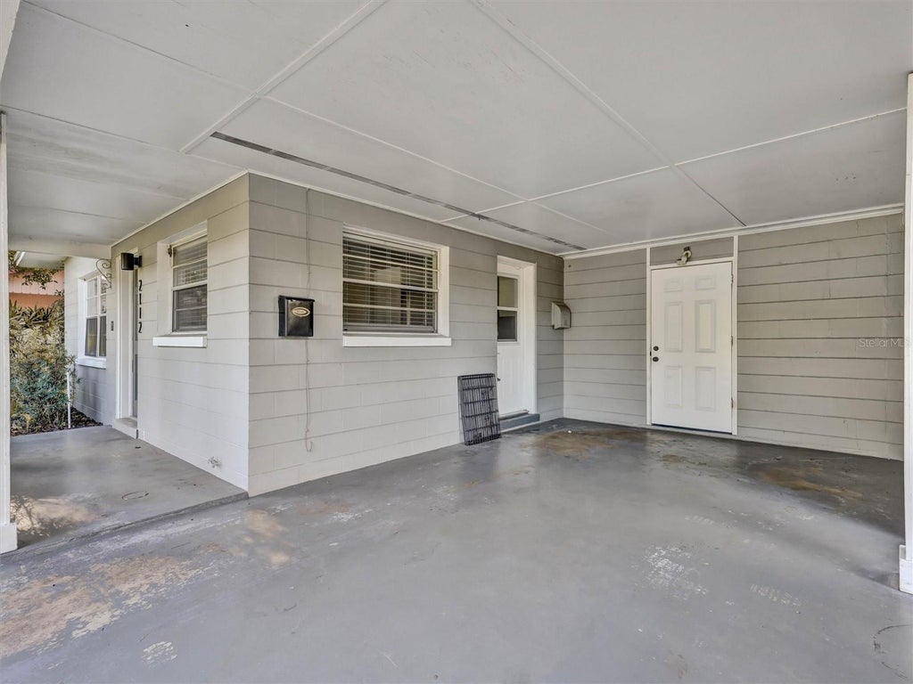 Photo of 2112 Vivada Street, Orlando, FL 32803 (MLS # O6438638)