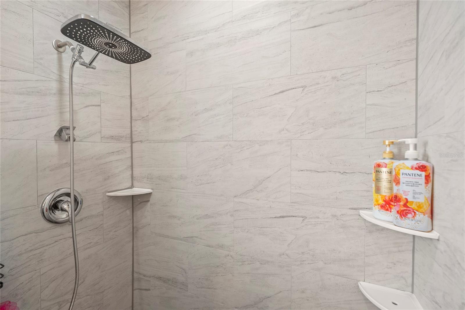 VICTORIA WOODS 04 PT REPL - Residential