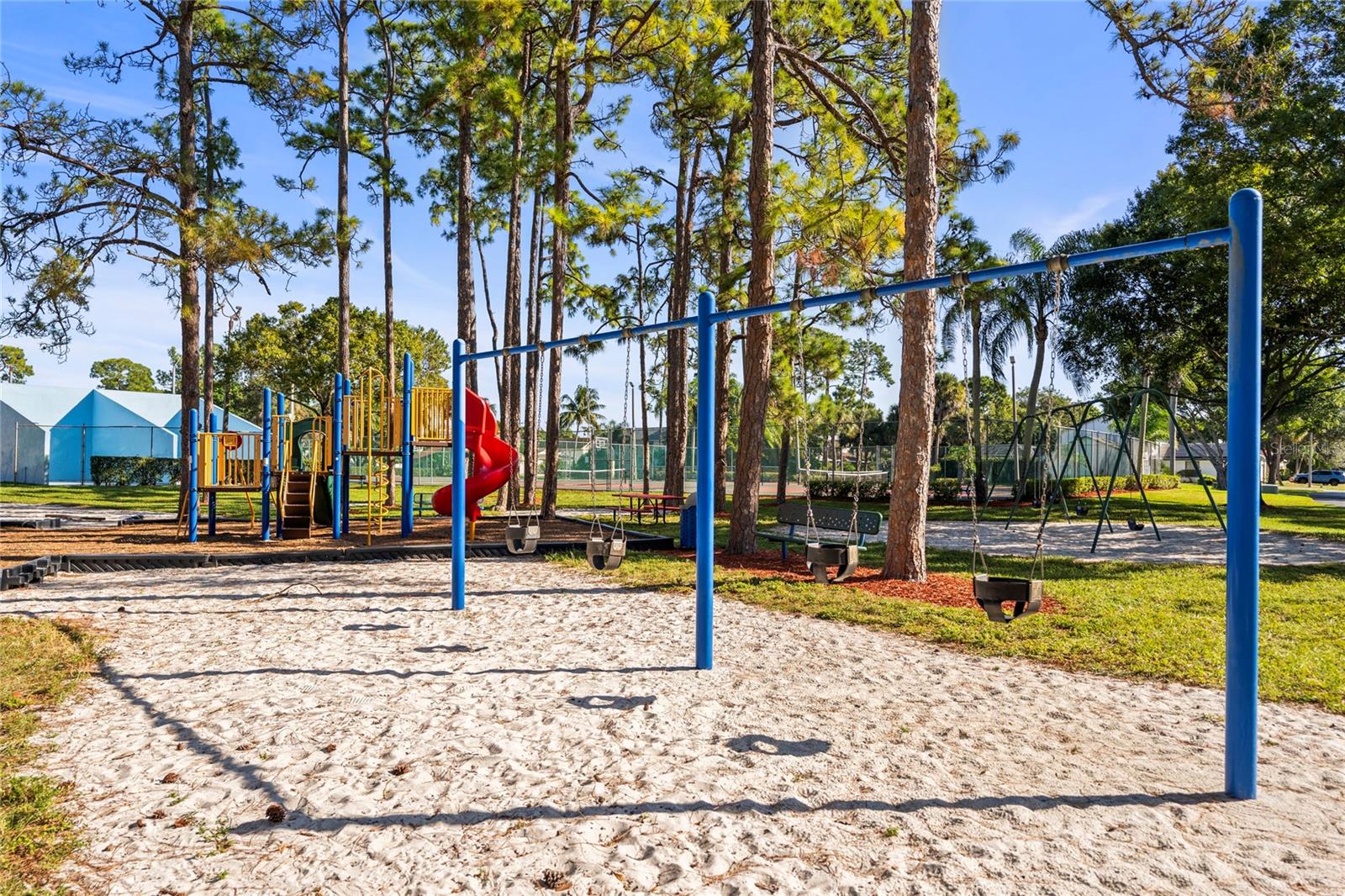 VICTORIA WOODS 04 PT REPL - Residential