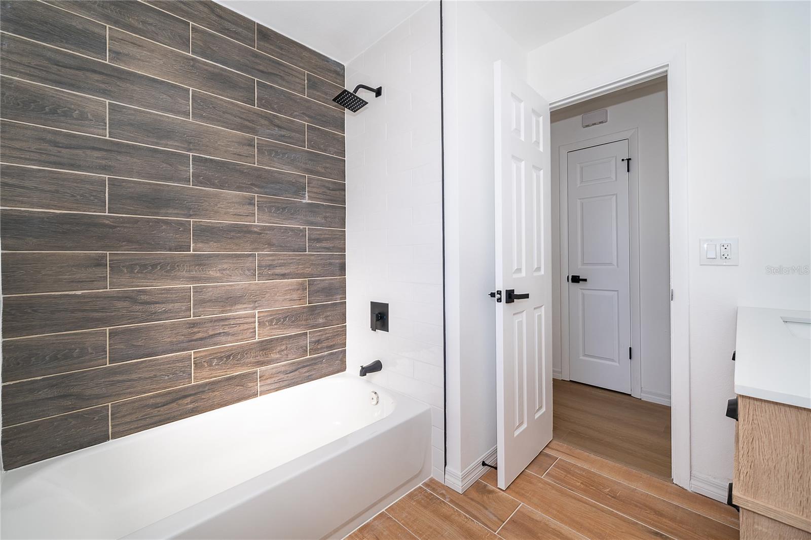 ENGELWOOD PARK - Residential