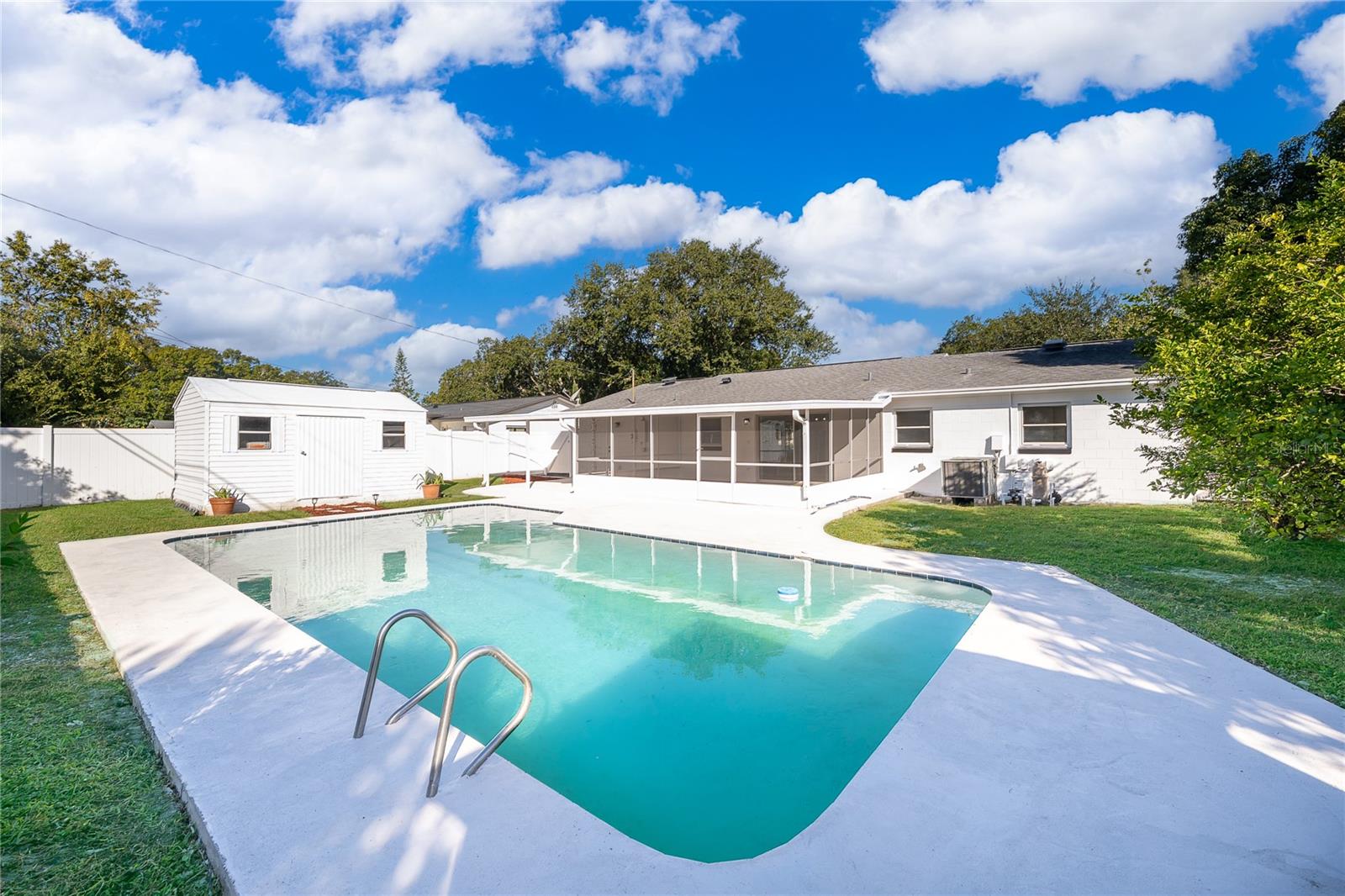 ENGELWOOD PARK - Residential