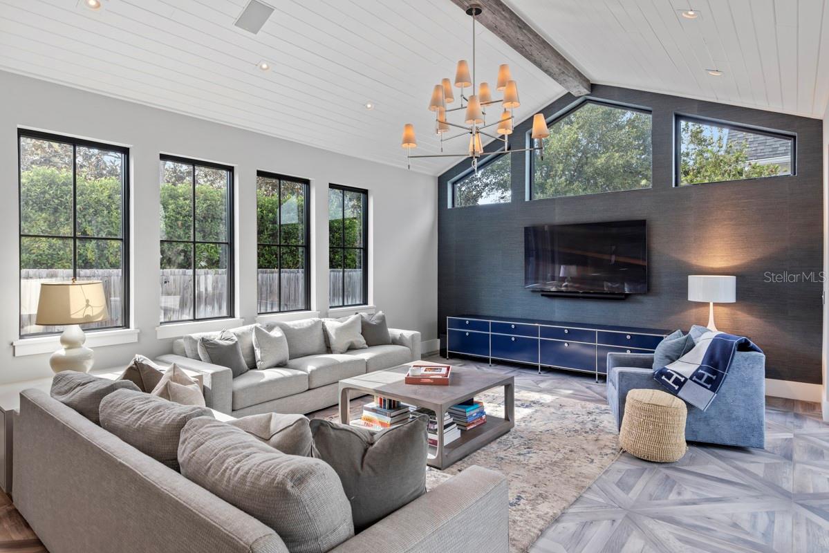 COMSTOCK PARK - Residential