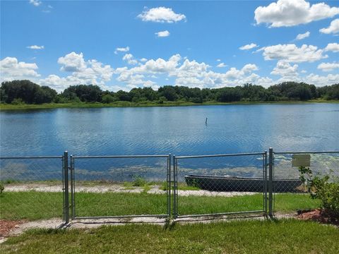 A home in LAKE WALES