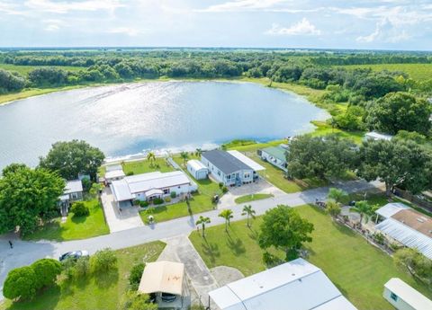 A home in LAKE WALES