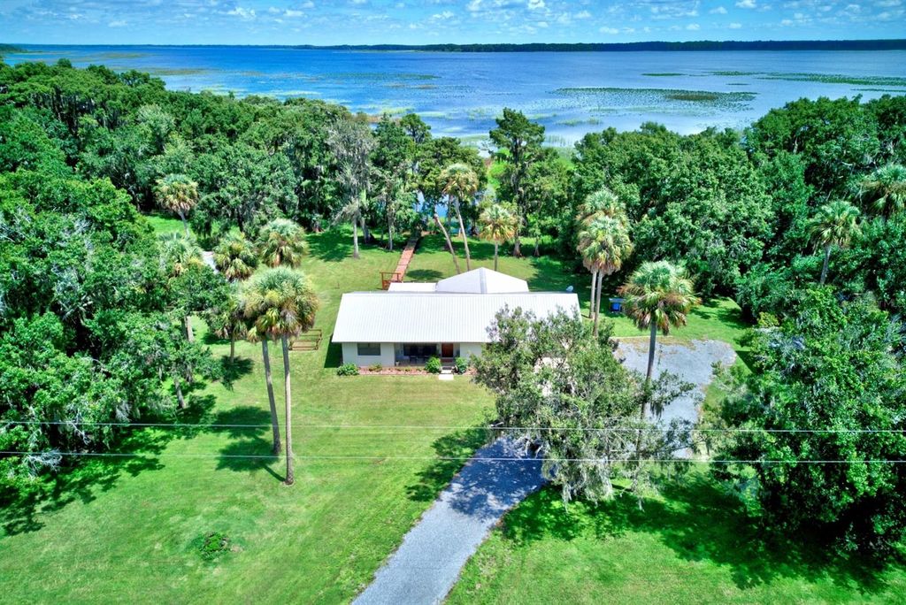 Photo of 7995 County Road 64 E, Avon Park, FL 33825 (MLS # OM707818)