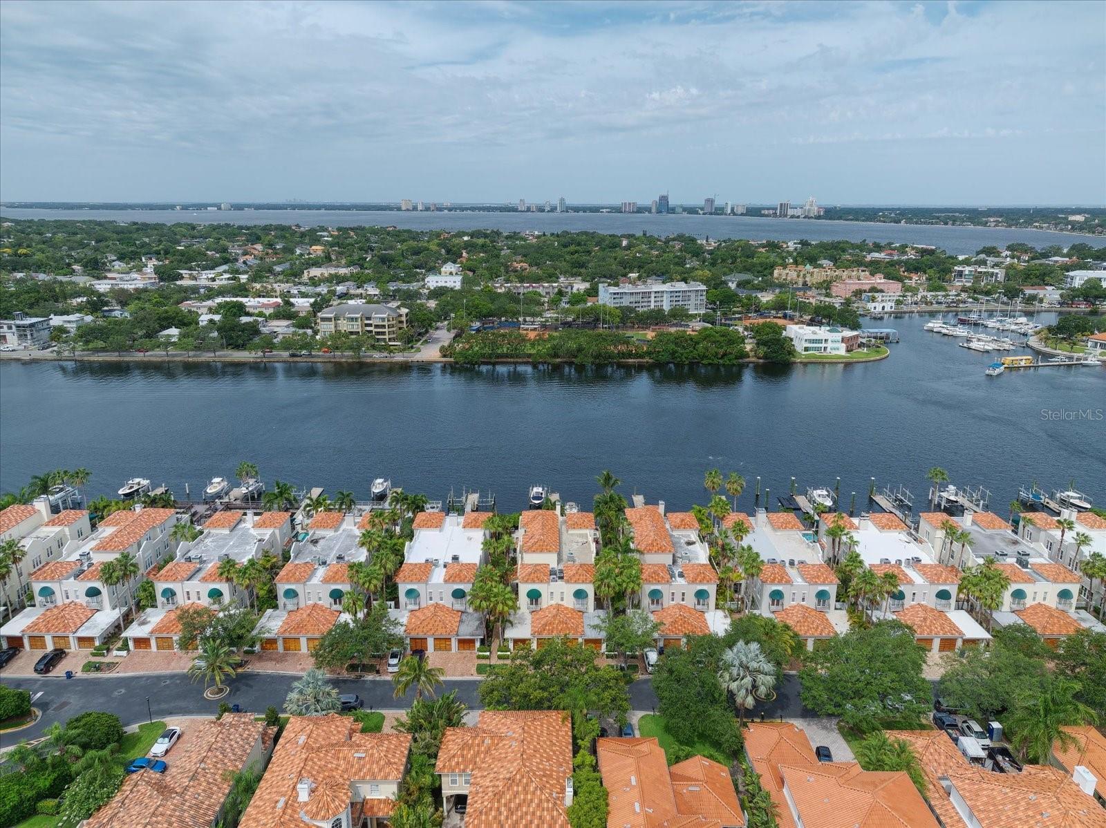 ST TROPEZ AT HARBOR ISLAND PHA - Residential