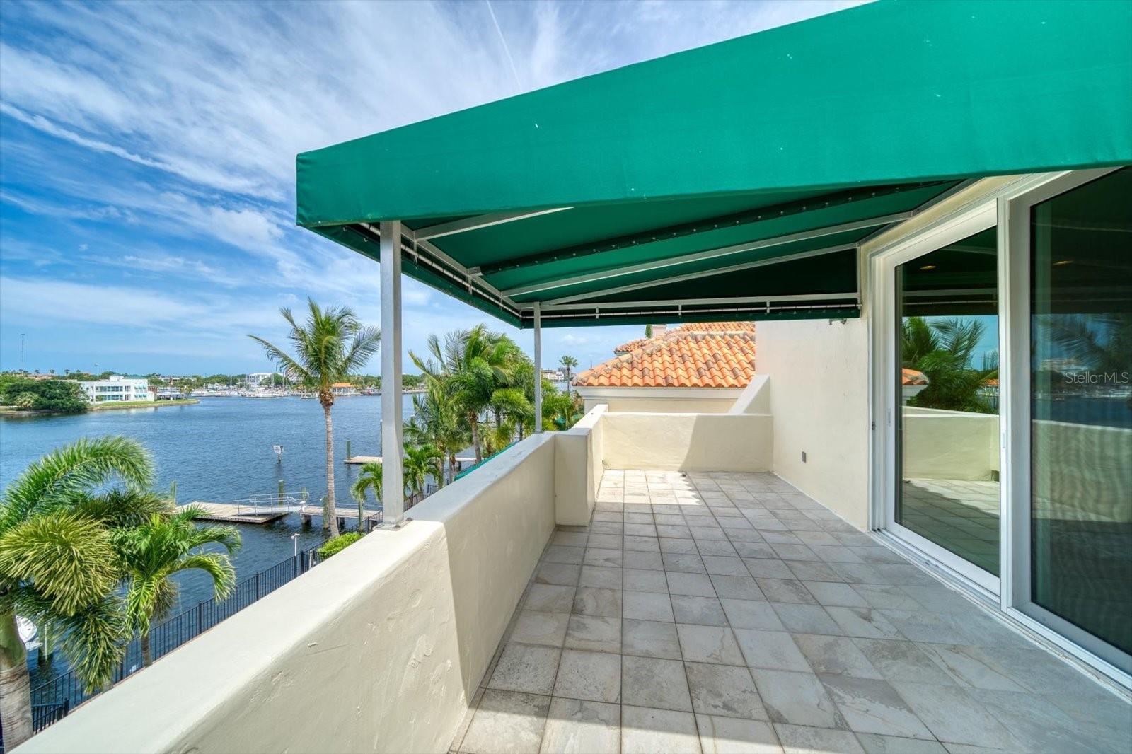 ST TROPEZ AT HARBOR ISLAND PHA - Residential