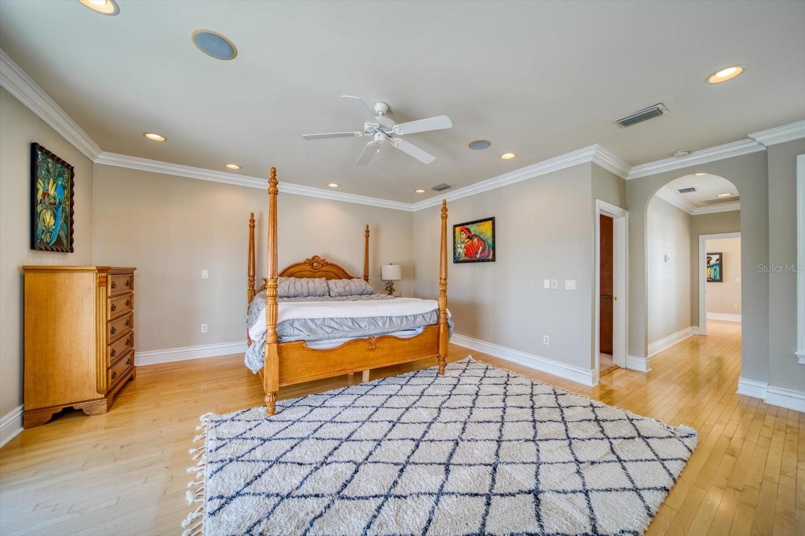 ST TROPEZ AT HARBOR ISLAND PHA - Residential