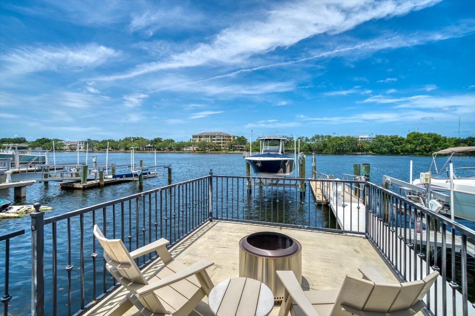 ST TROPEZ AT HARBOR ISLAND PHA - Residential