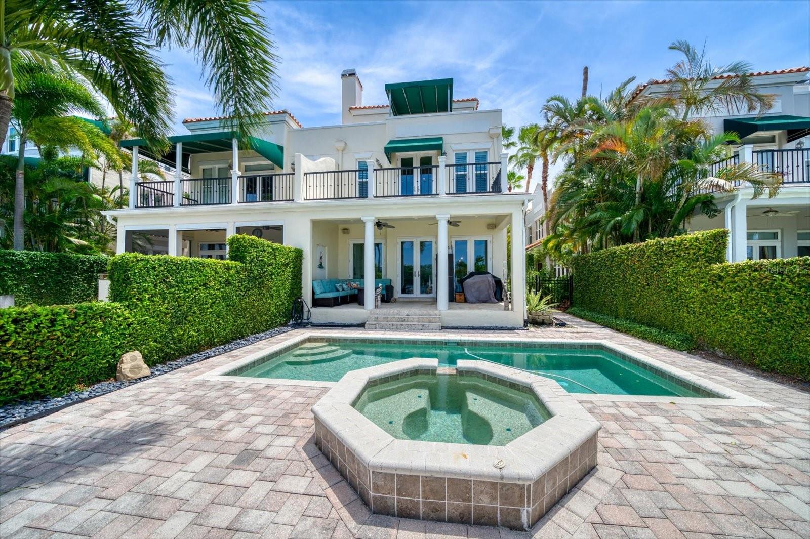 ST TROPEZ AT HARBOR ISLAND PHA - Residential