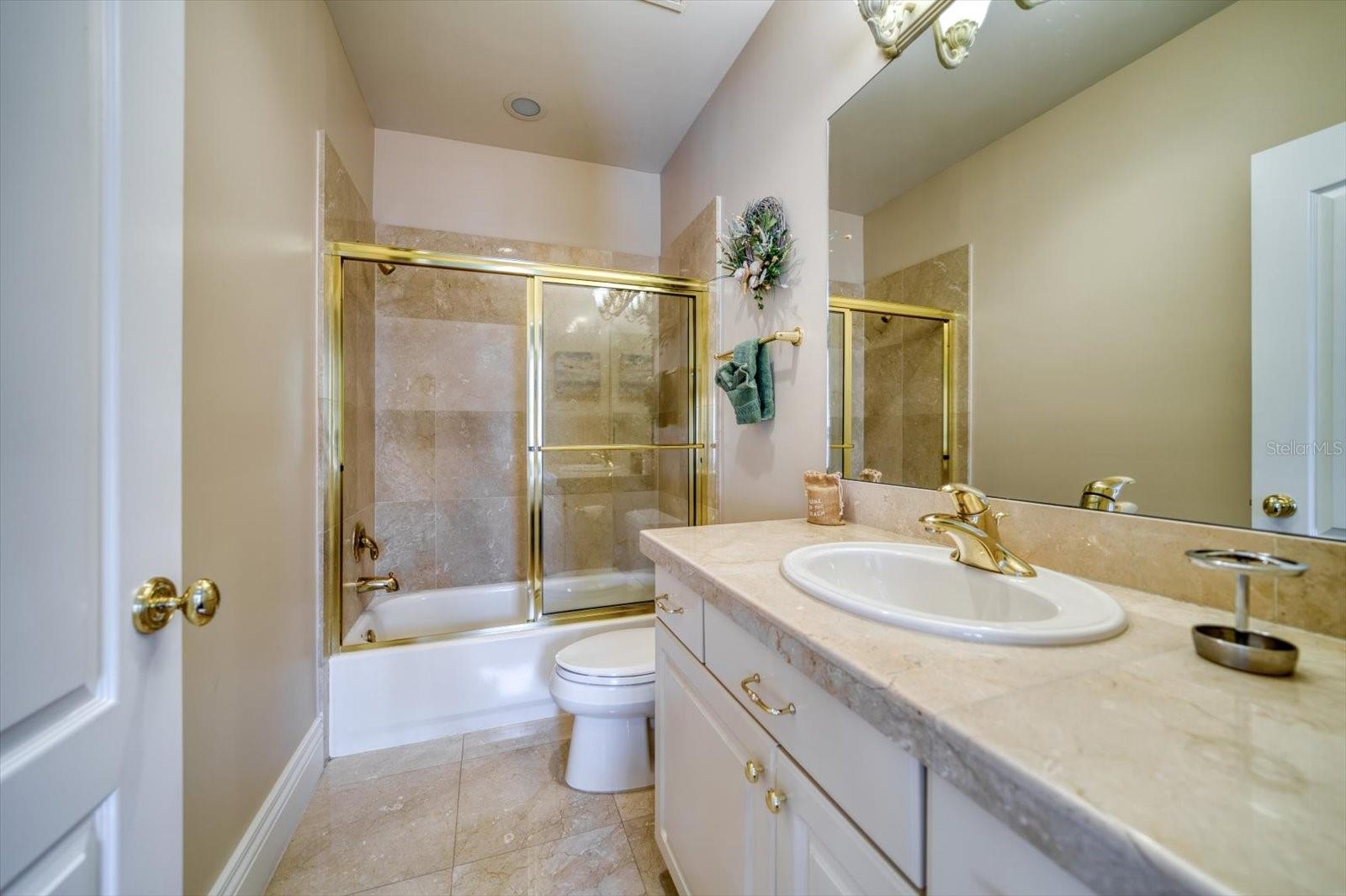 ST TROPEZ AT HARBOR ISLAND PHA - Residential