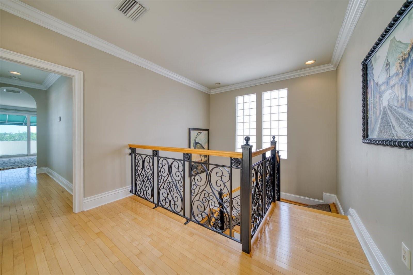 ST TROPEZ AT HARBOR ISLAND PHA - Residential