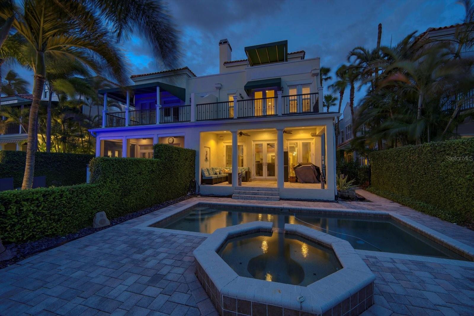 ST TROPEZ AT HARBOR ISLAND PHA - Residential