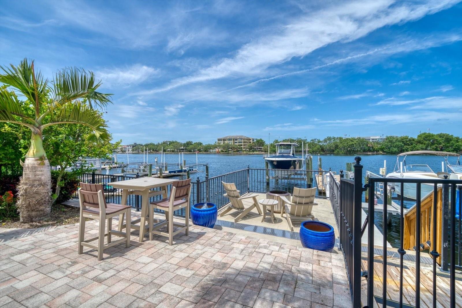 ST TROPEZ AT HARBOR ISLAND PHA - Residential