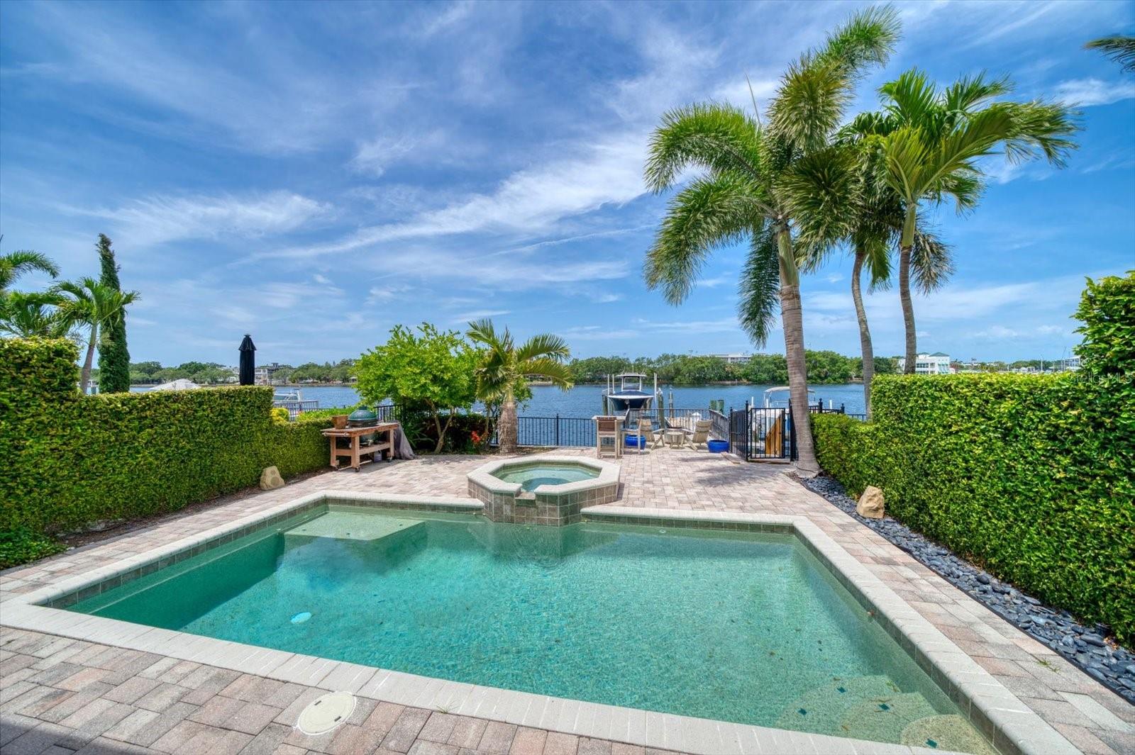 ST TROPEZ AT HARBOR ISLAND PHA - Residential