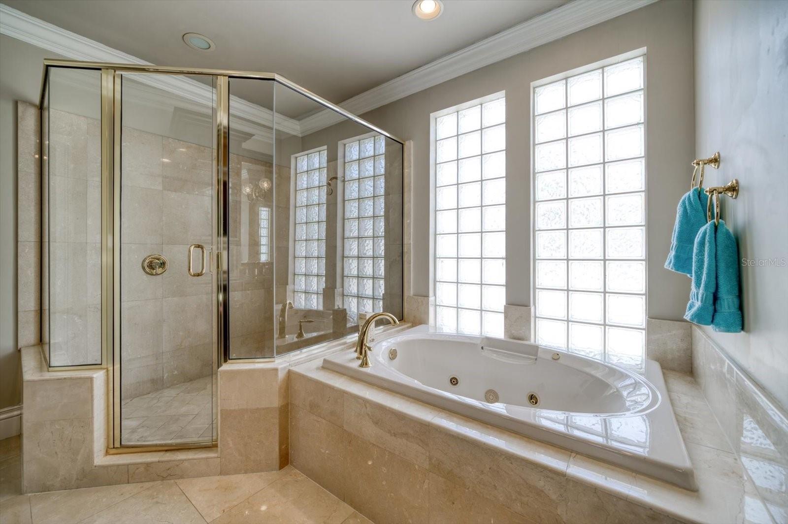 ST TROPEZ AT HARBOR ISLAND PHA - Residential