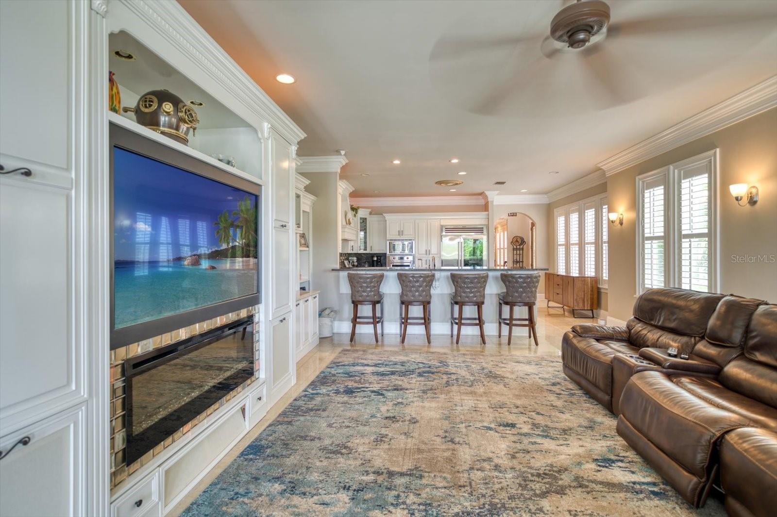 ST TROPEZ AT HARBOR ISLAND PHA - Residential