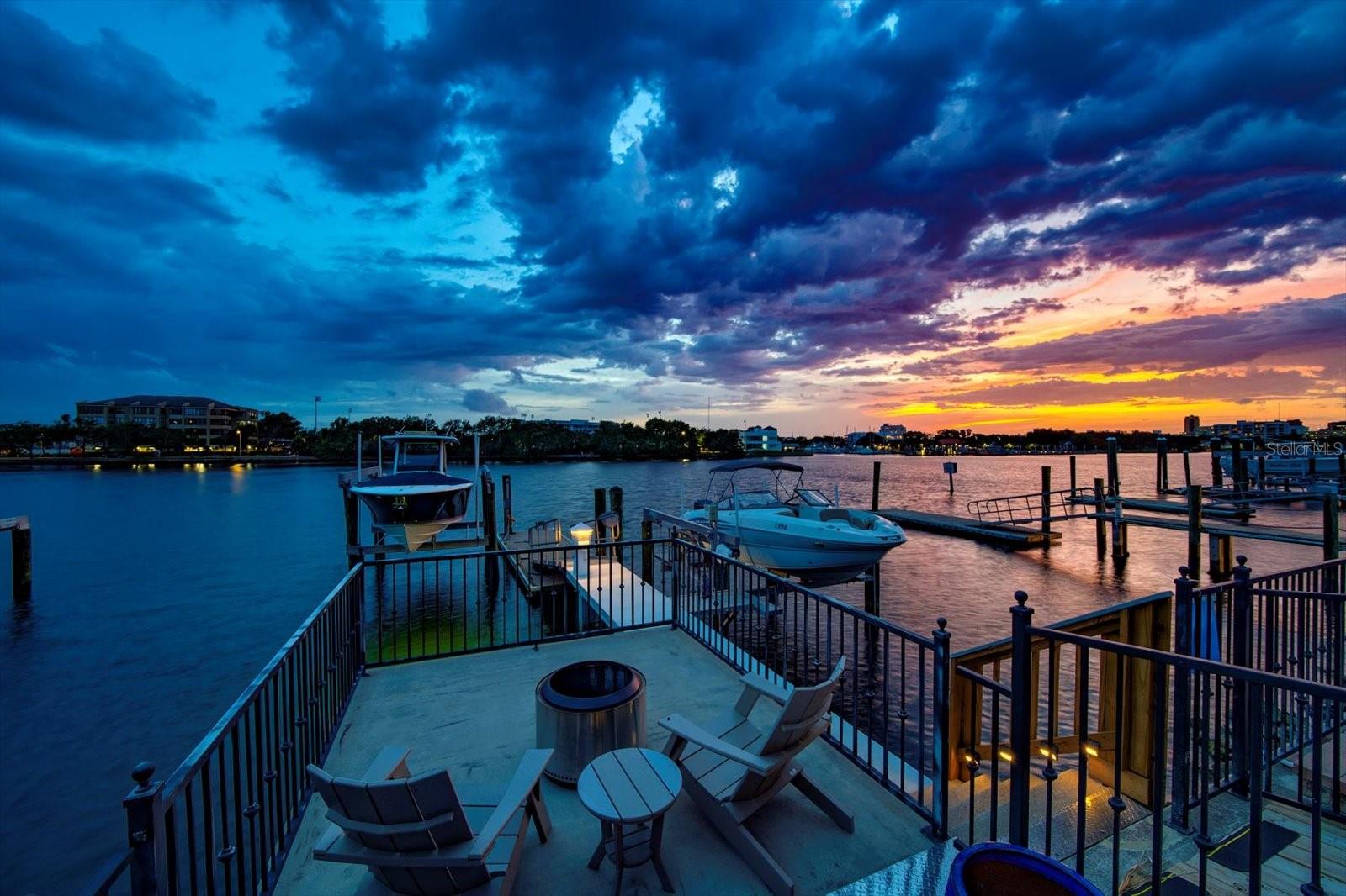 ST TROPEZ AT HARBOR ISLAND PHA - Residential