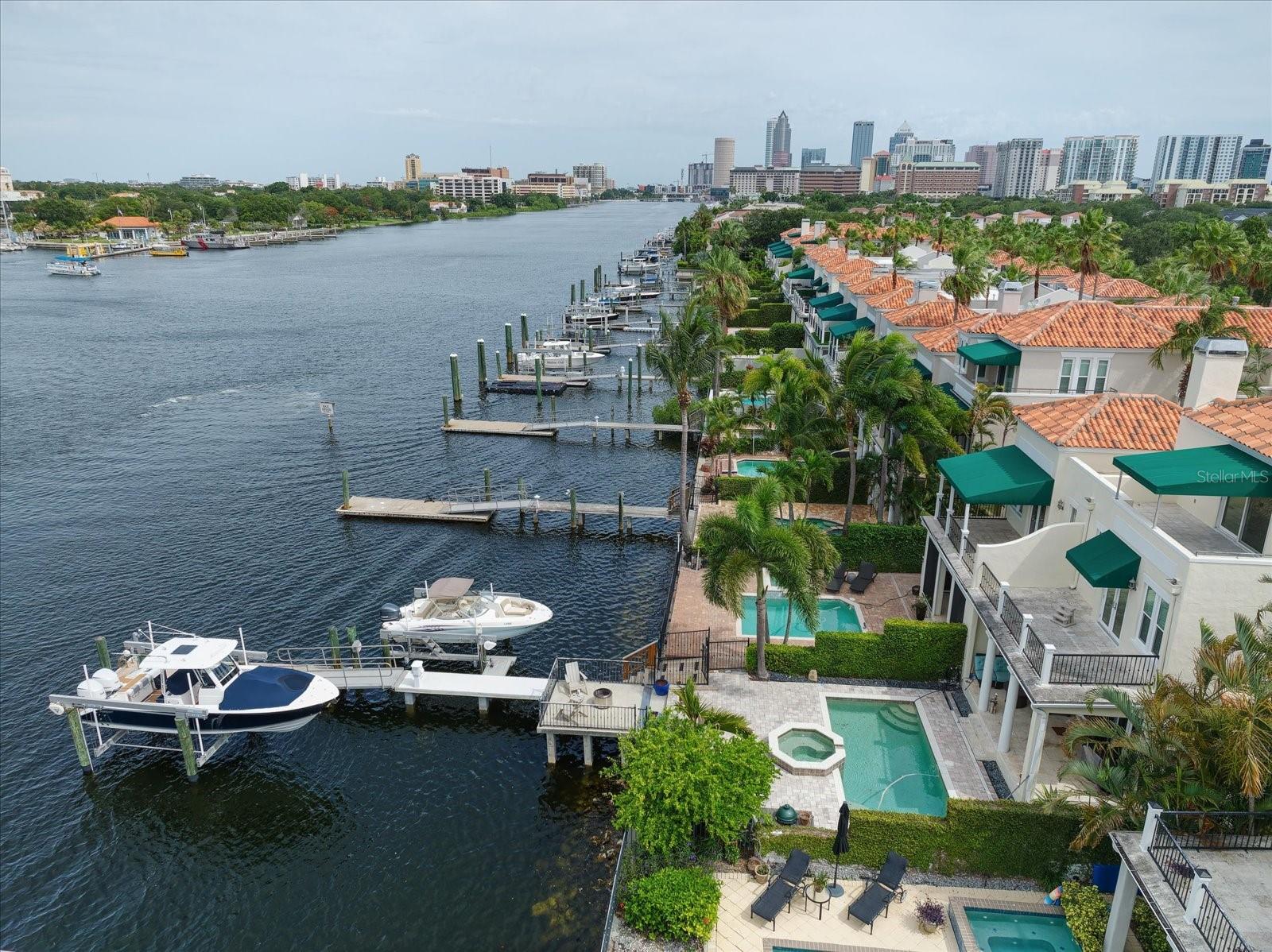 ST TROPEZ AT HARBOR ISLAND PHA - Residential