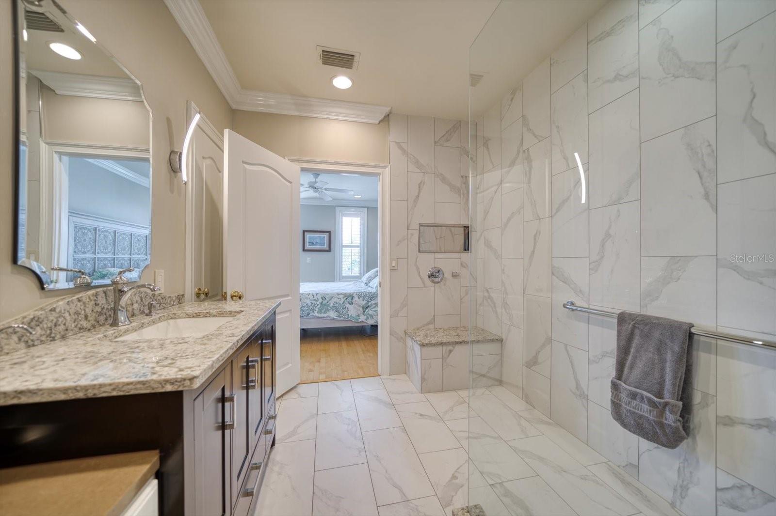 ST TROPEZ AT HARBOR ISLAND PHA - Residential