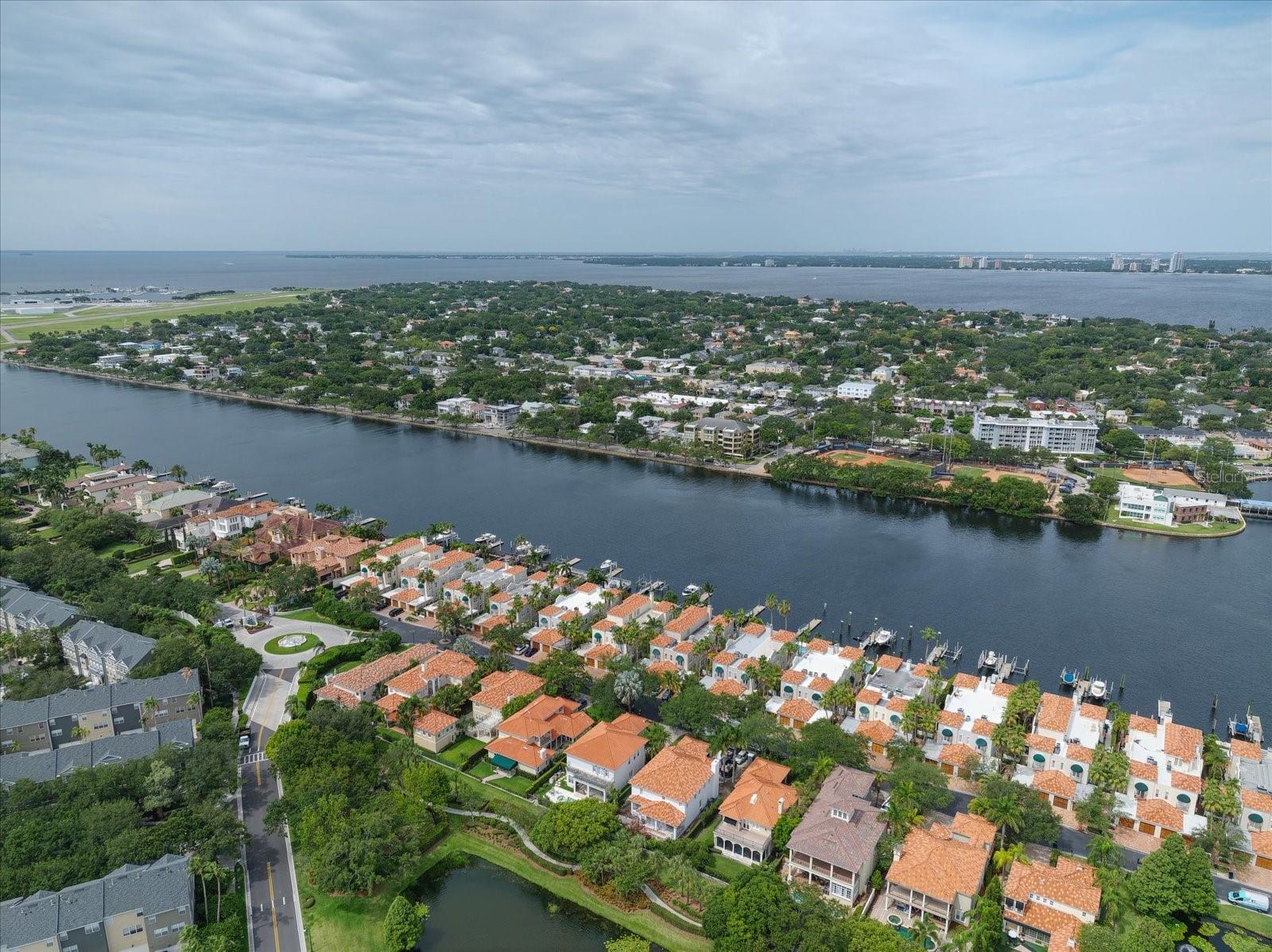 ST TROPEZ AT HARBOR ISLAND PHA - Residential