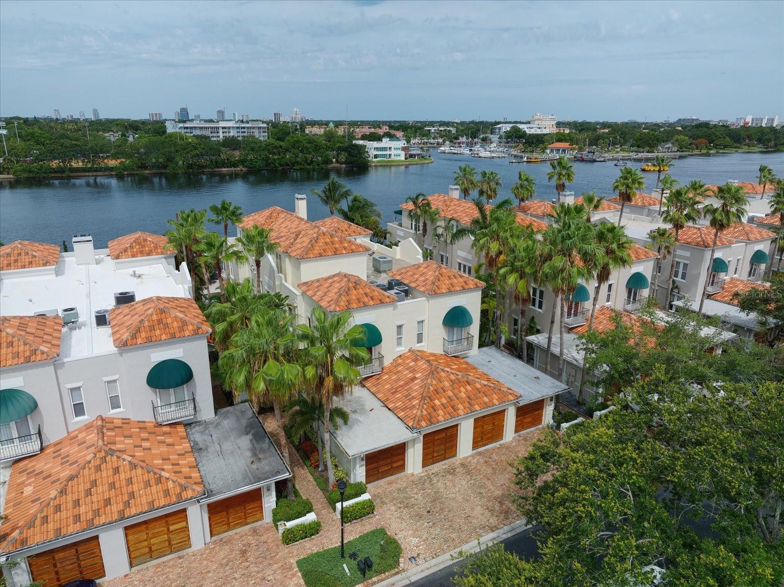 ST TROPEZ AT HARBOR ISLAND PHA - Residential