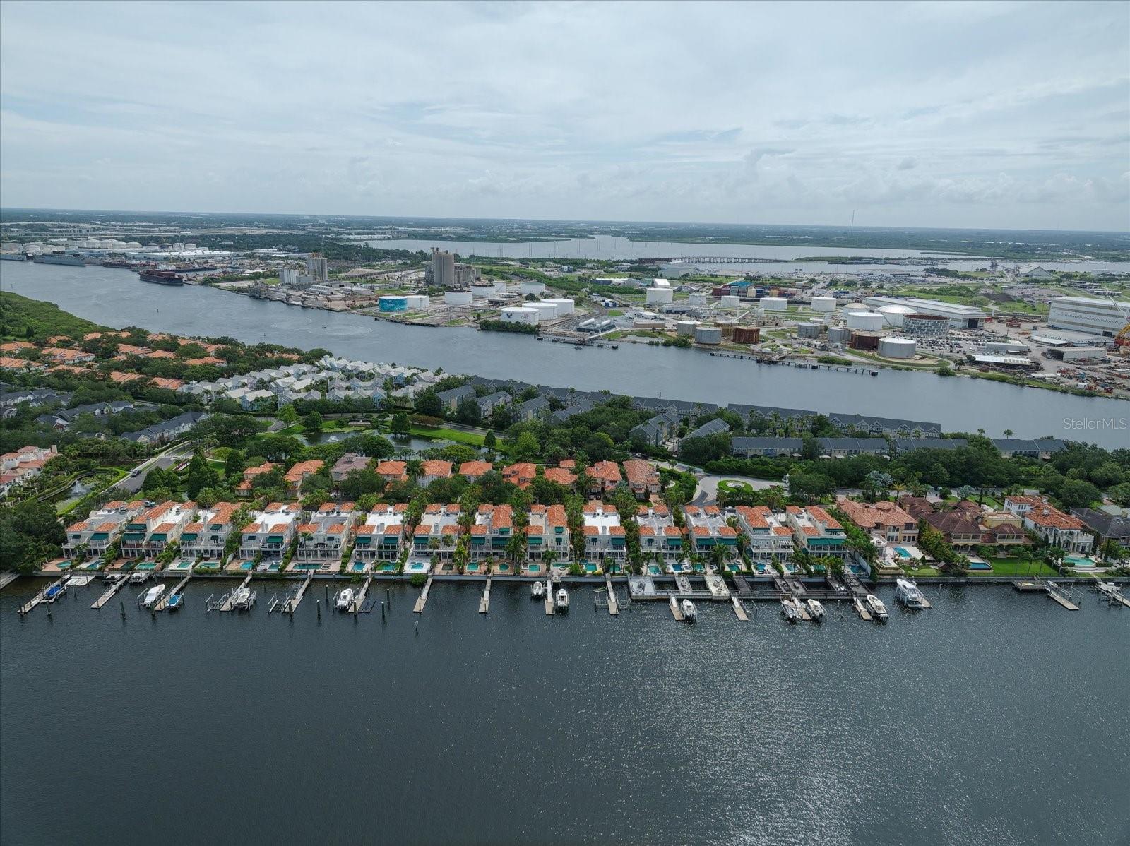 ST TROPEZ AT HARBOR ISLAND PHA - Residential