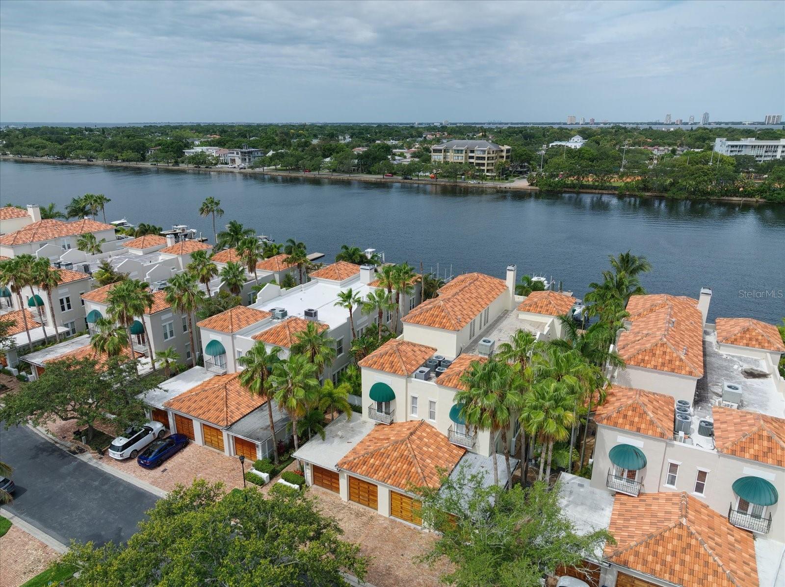 ST TROPEZ AT HARBOR ISLAND PHA - Residential