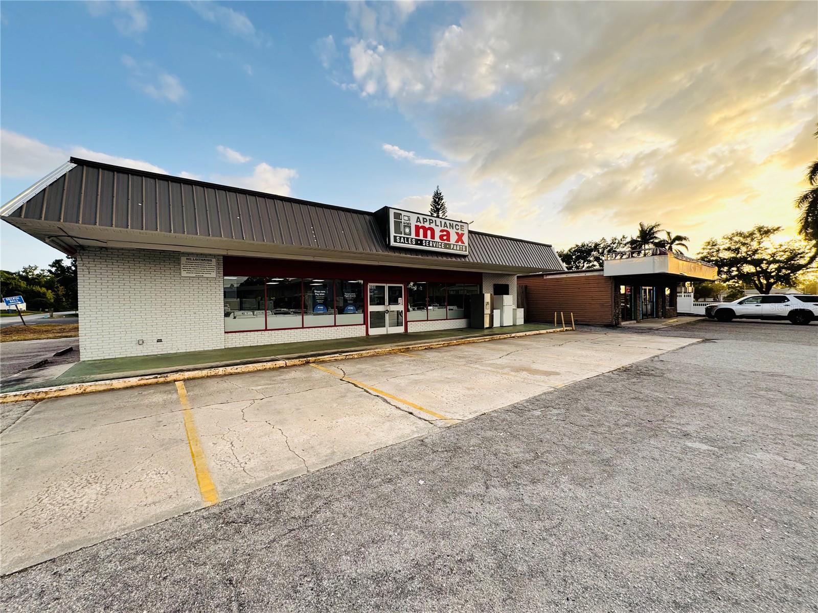 GROVE PARK - Commercial Sale