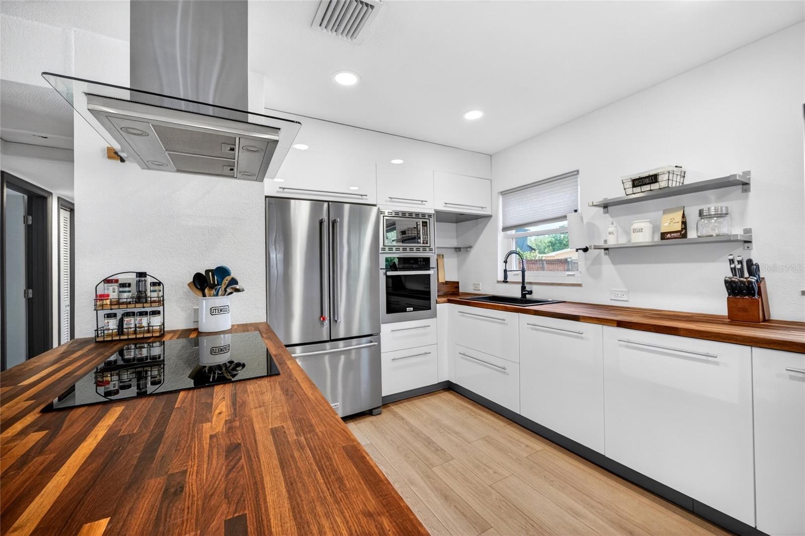 BAYHILL ESTATES ADD - Residential