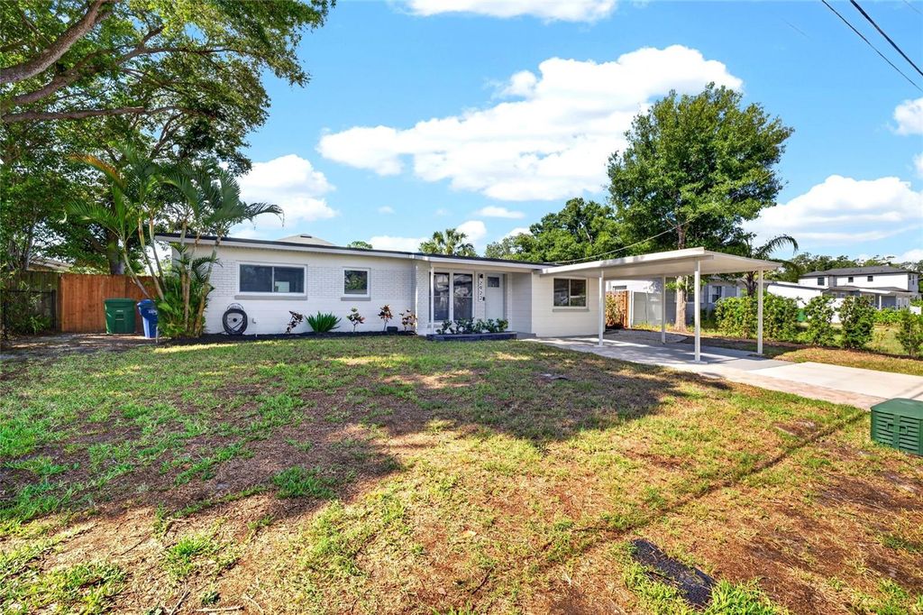 Photo of 2922 W Averill Avenue, Tampa, FL 33611 (MLS # TB8500962)