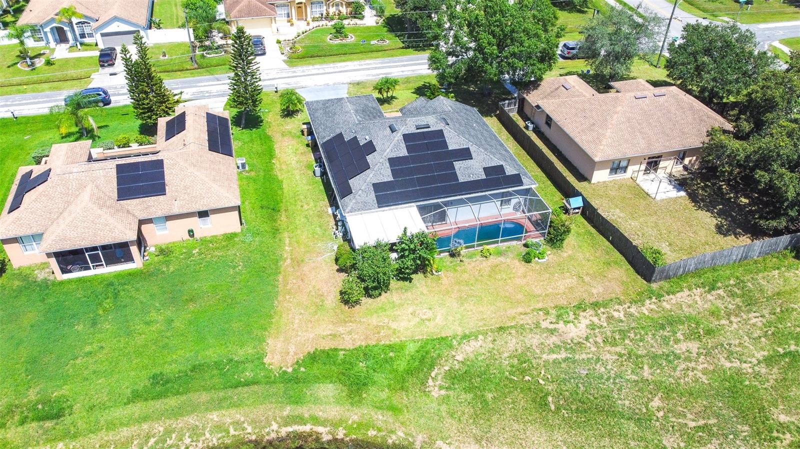 Photo 11 of 41 of 885 ADOUR DRIVE house