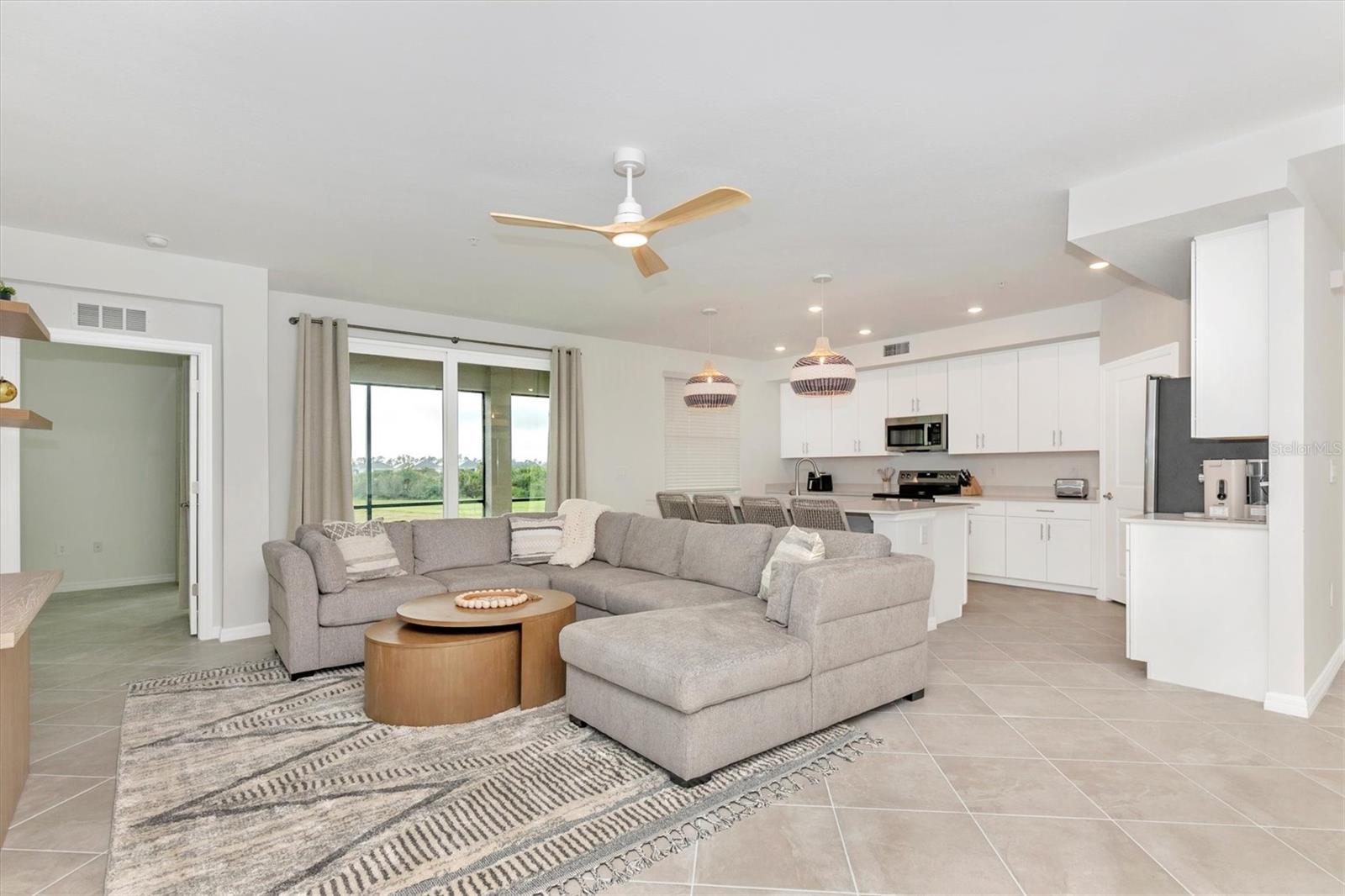 WELLEN PARK GOLF & COUNTRY CLUB - Residential Lease