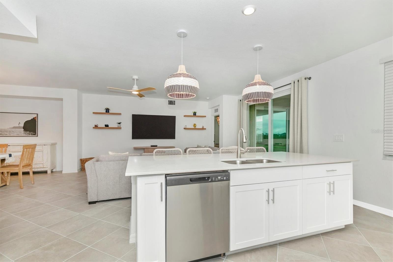 WELLEN PARK GOLF & COUNTRY CLUB - Residential Lease