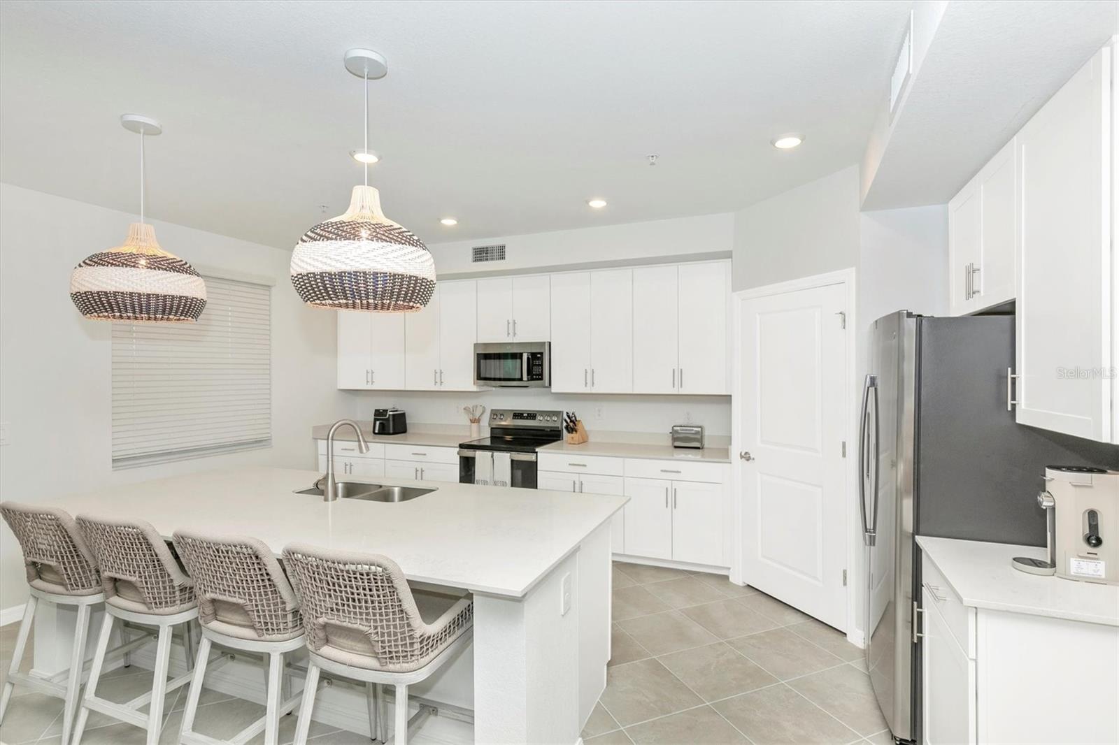 WELLEN PARK GOLF & COUNTRY CLUB - Residential Lease