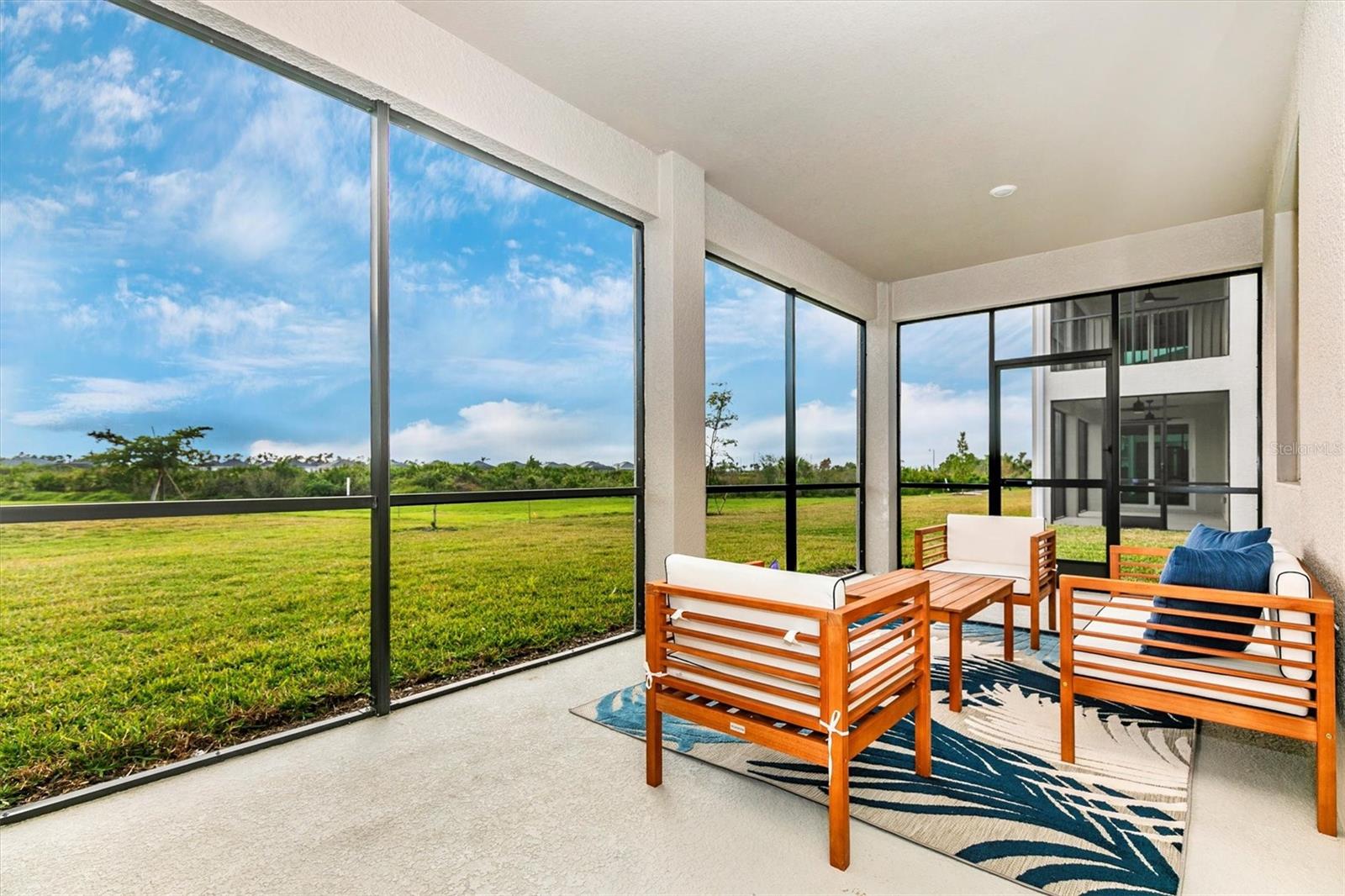 WELLEN PARK GOLF & COUNTRY CLUB - Residential Lease