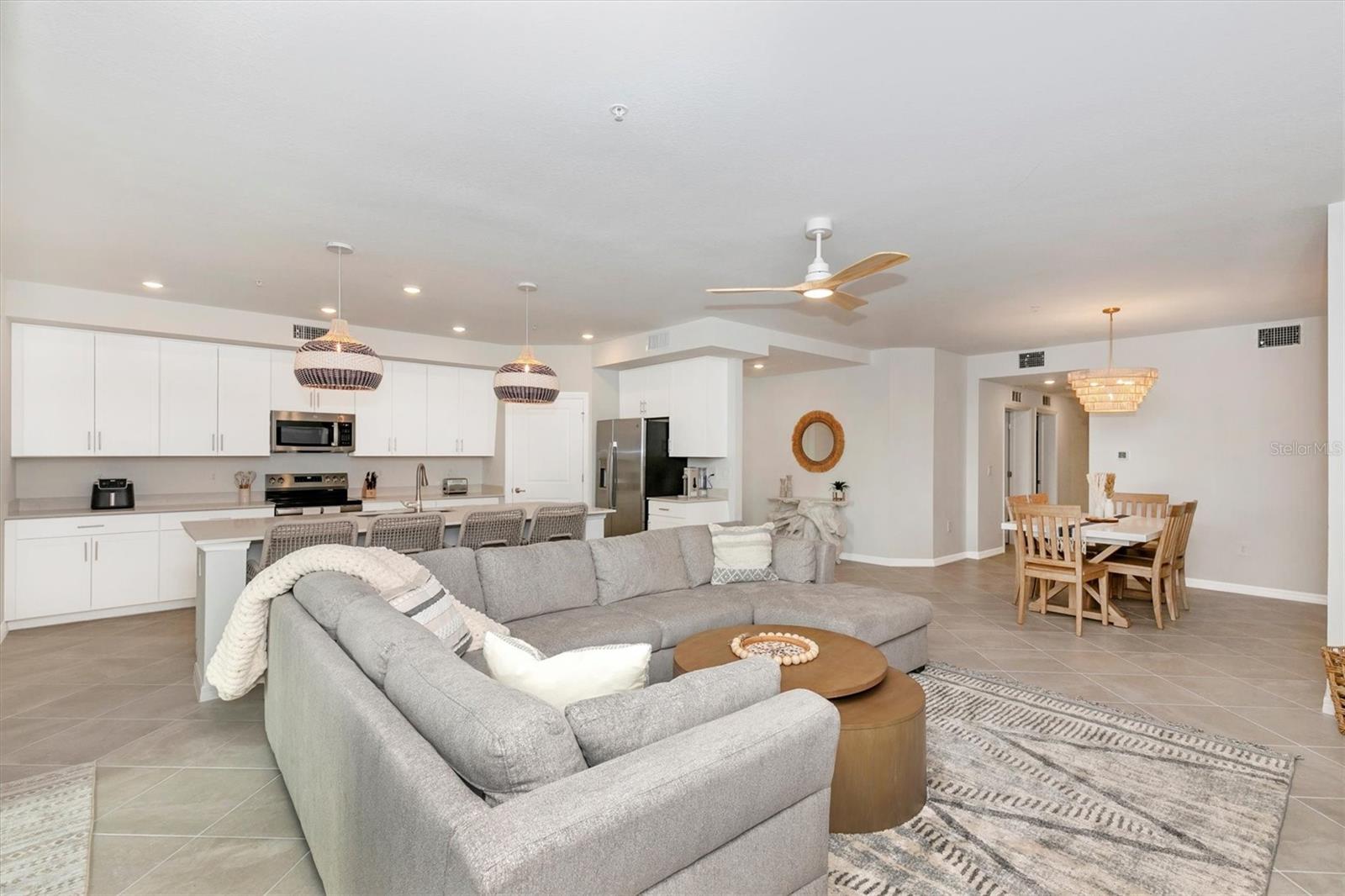 WELLEN PARK GOLF & COUNTRY CLUB - Residential Lease