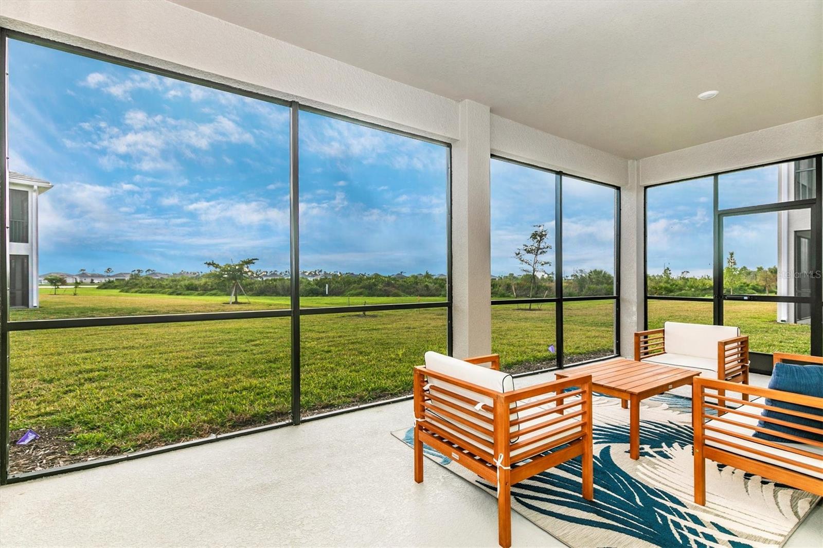 WELLEN PARK GOLF & COUNTRY CLUB - Residential Lease