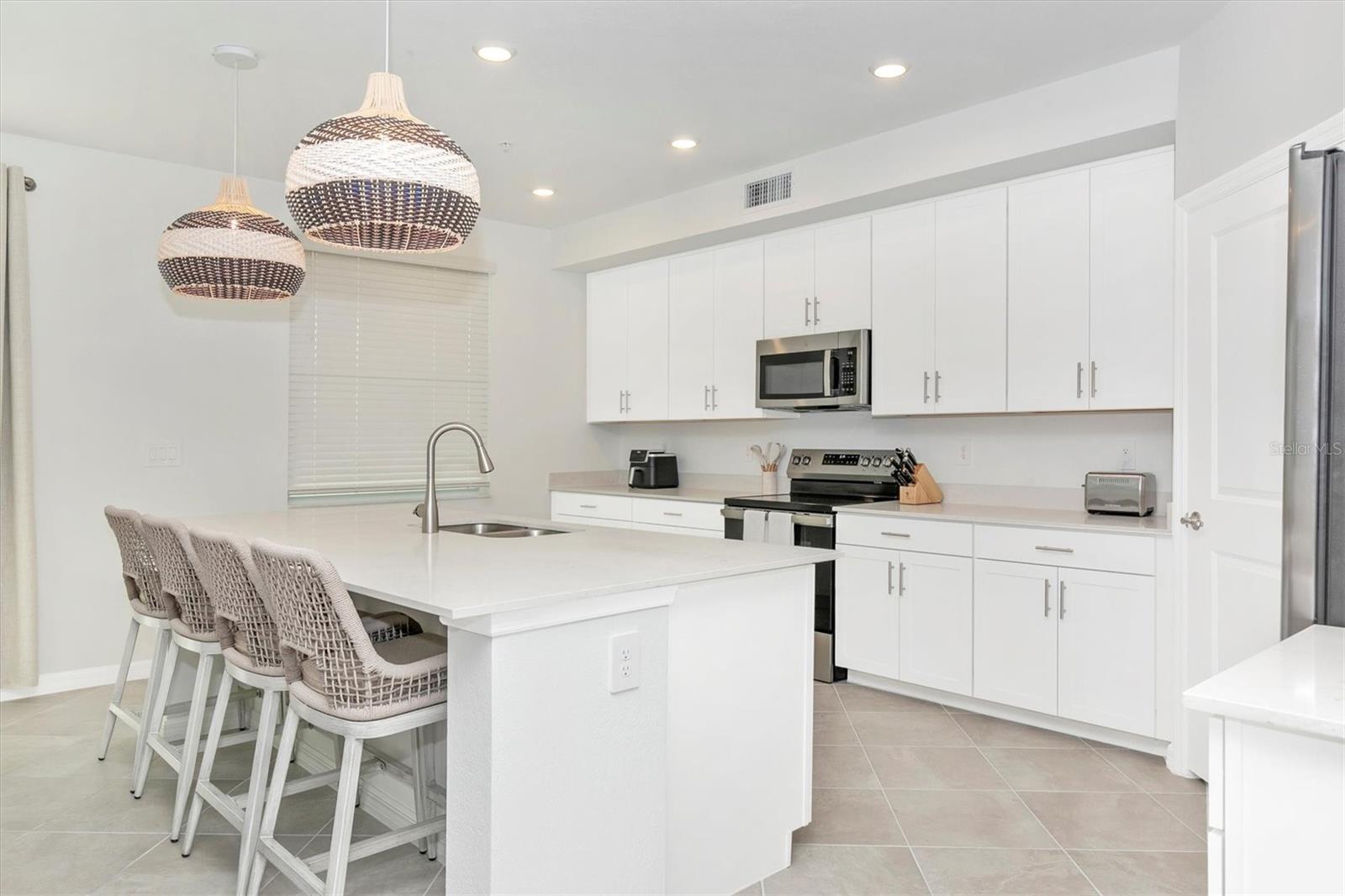 WELLEN PARK GOLF & COUNTRY CLUB - Residential Lease