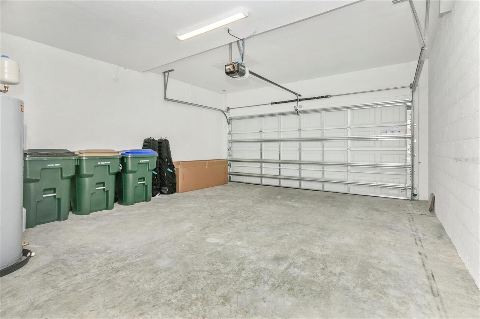 WELLEN PARK GOLF & COUNTRY CLUB - Residential Lease