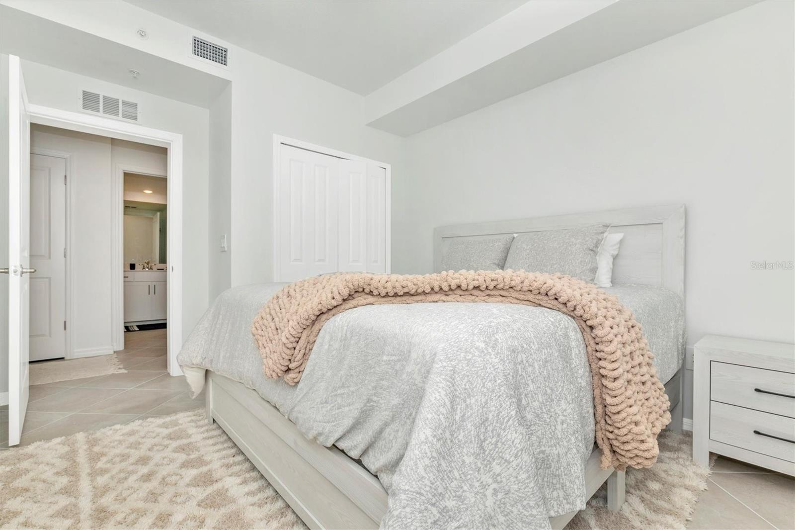 WELLEN PARK GOLF & COUNTRY CLUB - Residential Lease