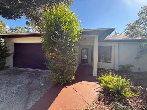 Photo of 2309 Fairview Court, Eustis, FL 32726 (MLS # G5093890) Photo of 2309 Fairview Court, Eustis, FL 32726 (MLS # G5093890)