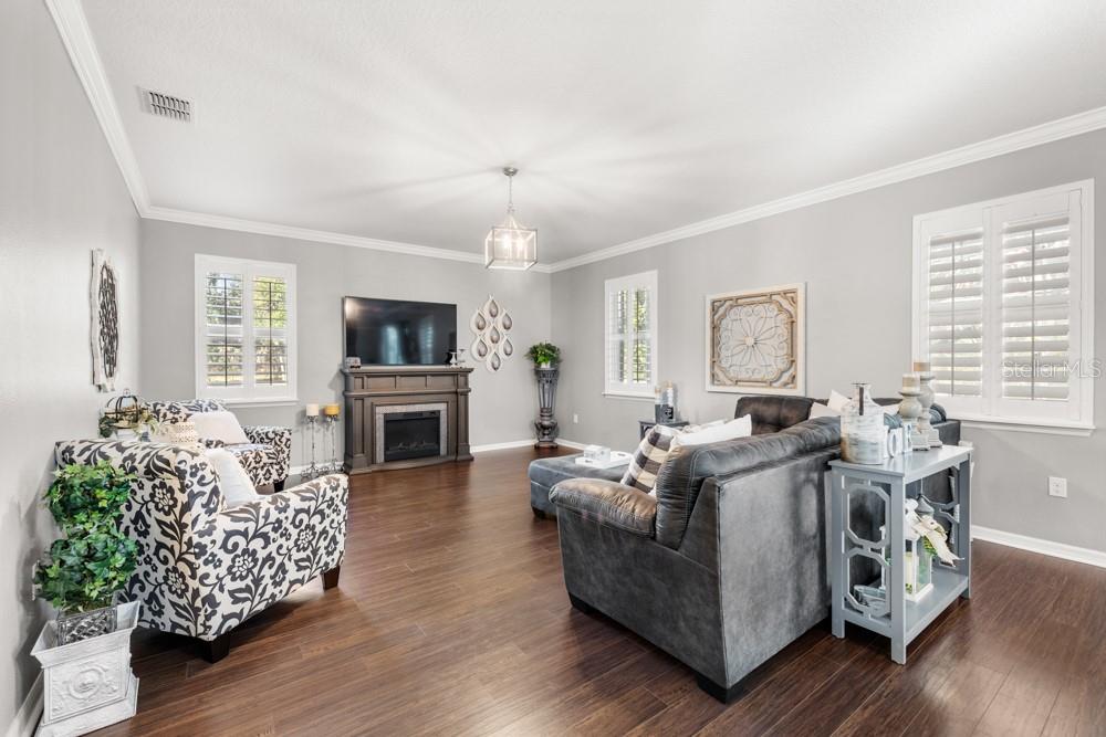 WELLINGTON WOODS - Residential