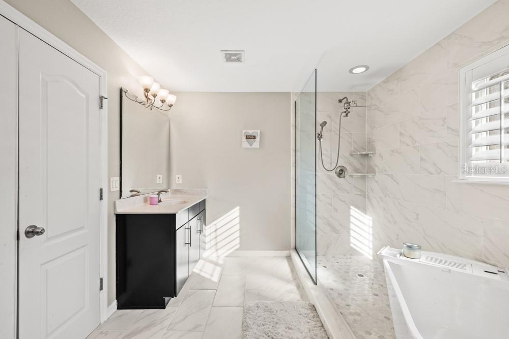 WELLINGTON WOODS - Residential